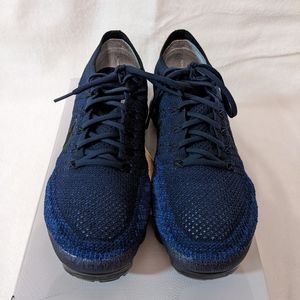 Nike Air VaporMax Flyknit "College Navy."